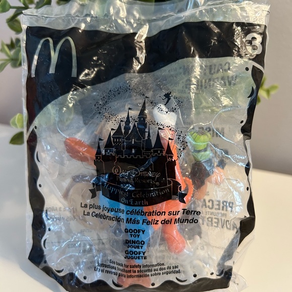 McDonald’s toy, Disney’s “Goofy” - Picture 2 of 5